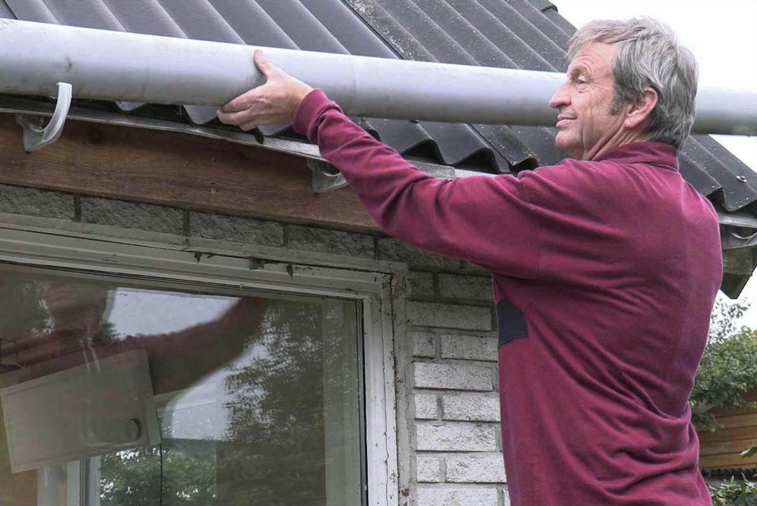 Byta trasig hängränna Byta trasig hängränna